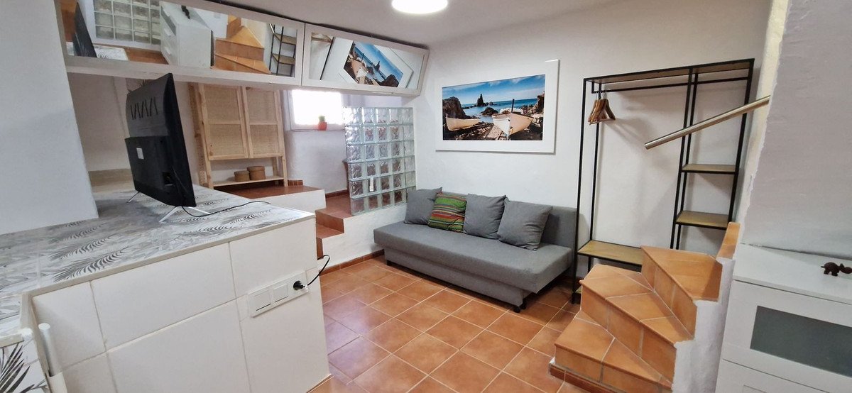Anlageobjekt: Maisonette-Wohnung mit touristischer Lizenz, 100 m vom Strand entfernt und mit Meerblick, Mijas, Spanien