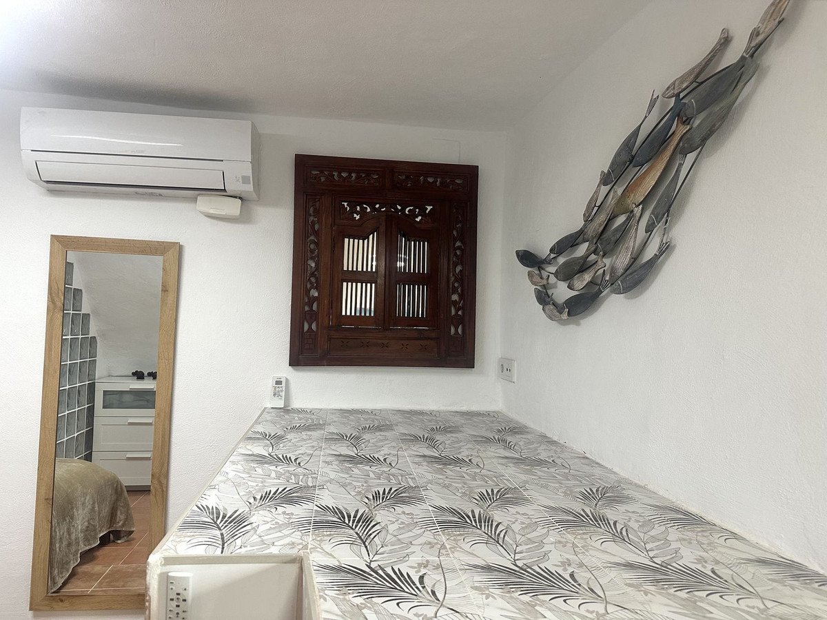 Anlageobjekt: Maisonette-Wohnung mit touristischer Lizenz, 100 m vom Strand entfernt und mit Meerblick, Mijas, Spanien