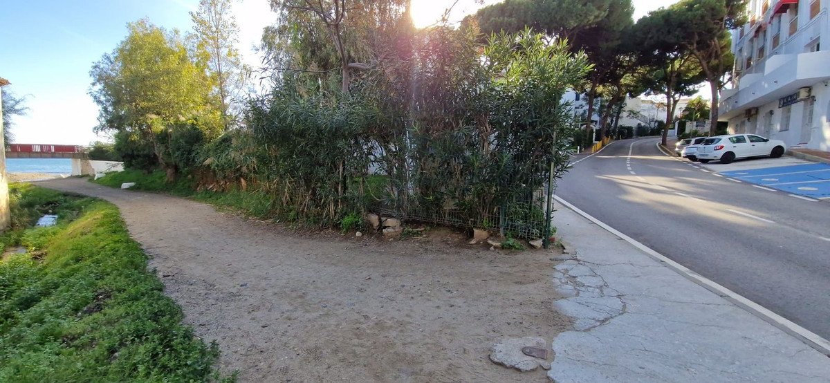Anlageobjekt: Maisonette-Wohnung mit touristischer Lizenz, 100 m vom Strand entfernt und mit Meerblick, Mijas, Spanien