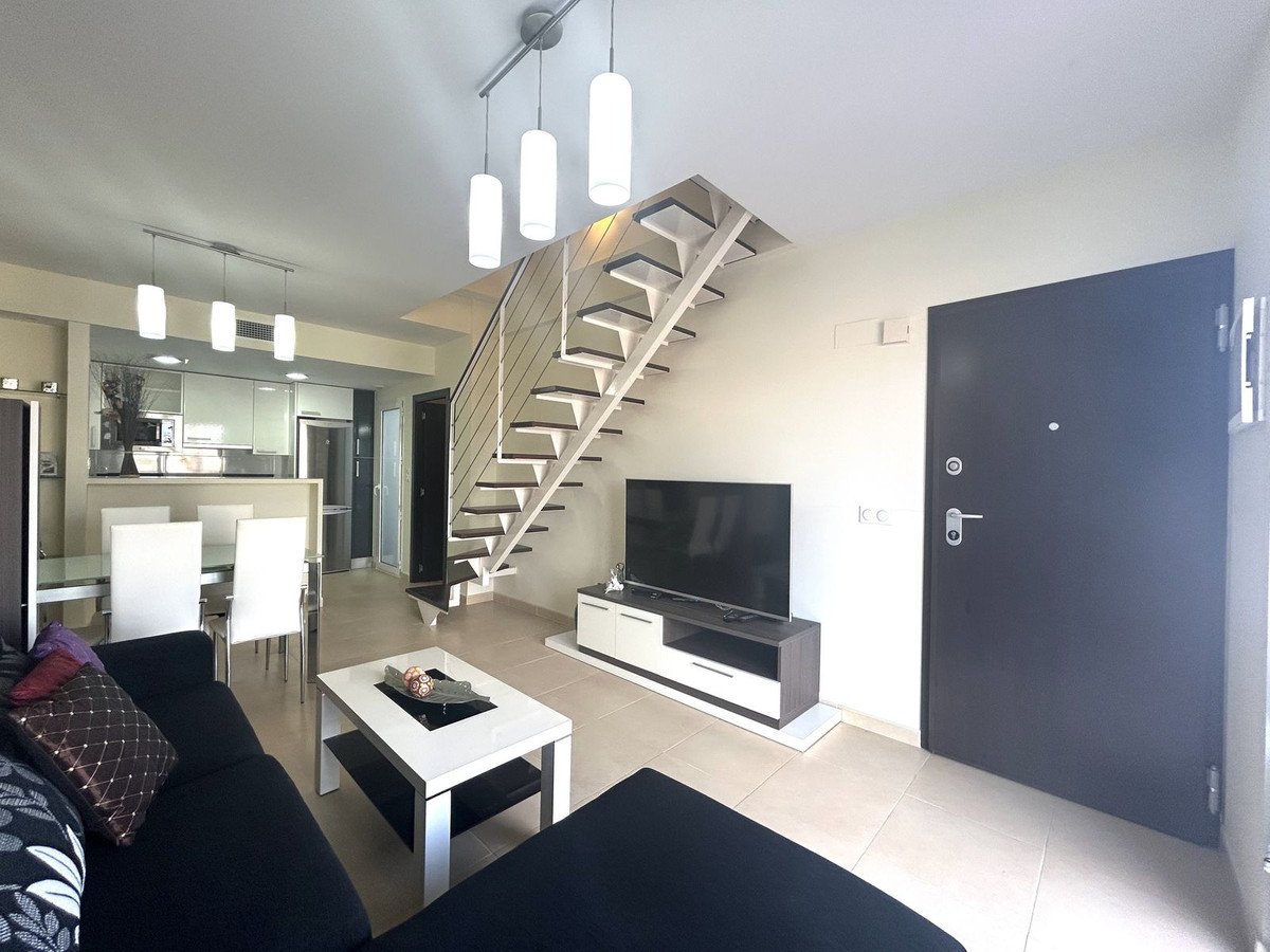 Dachgeschosswohnung mit Solarium, 250 m vom Strand La Mata entfernt, Torrevieja, Spanien