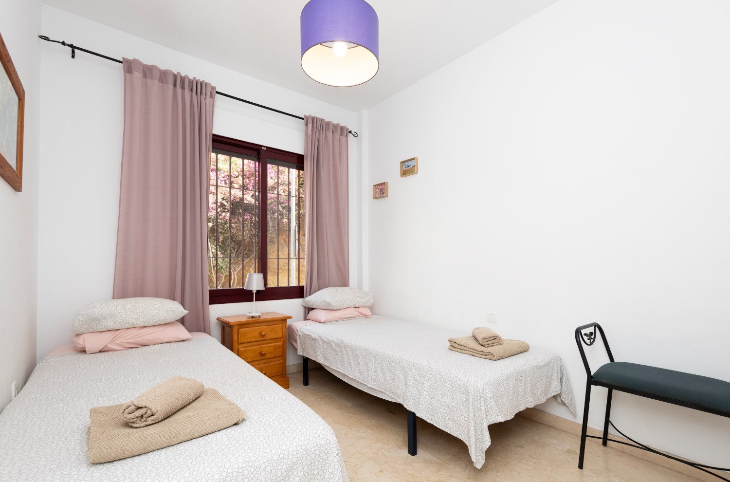 Anlageapartment mit touristischer Lizenz in erster Strandreihe am Strand von Burriana, Nerja, Spanien