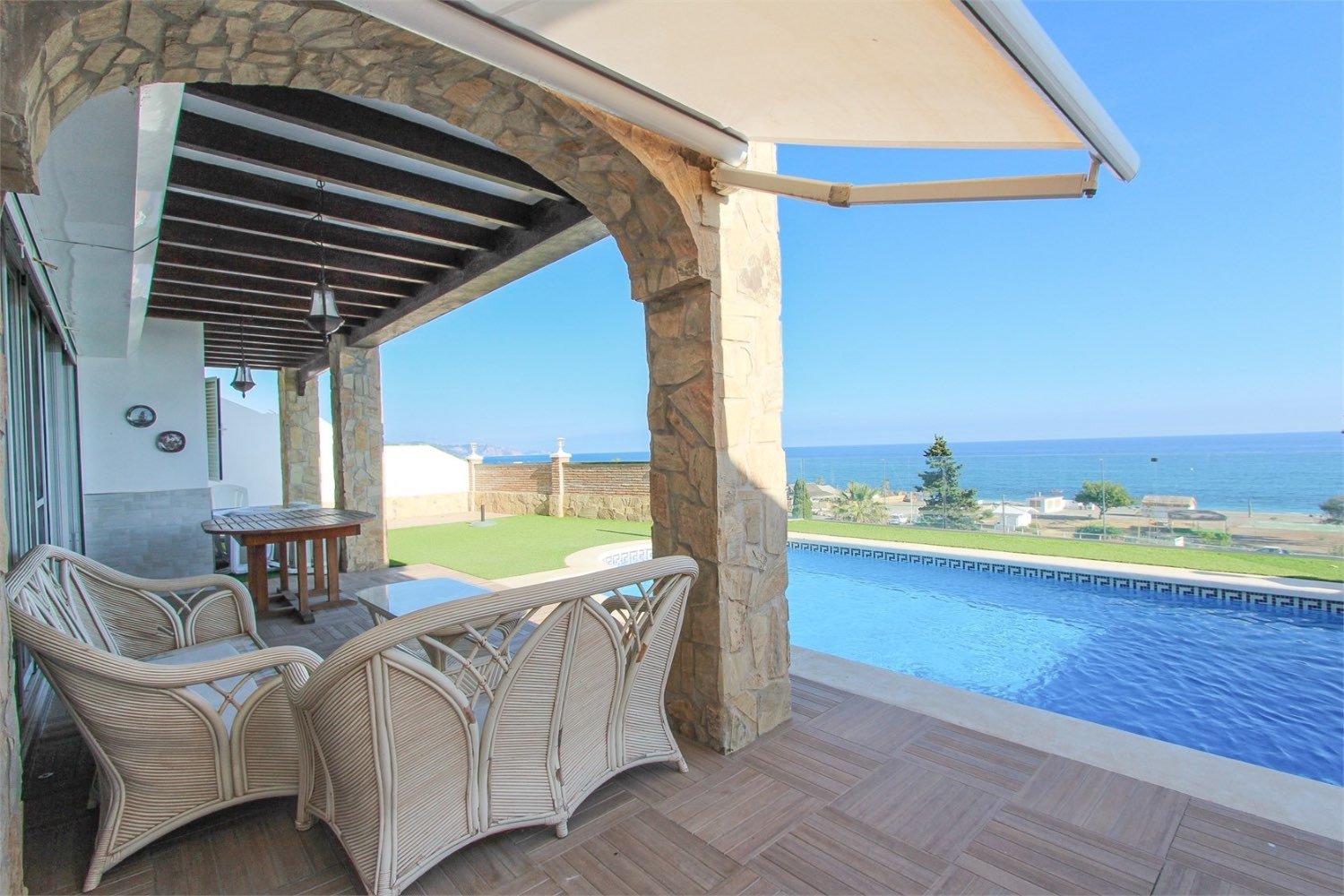 Freistehende Villa mit privatem Pool und Panoramablick aufs Meer, Torrox, Spanien