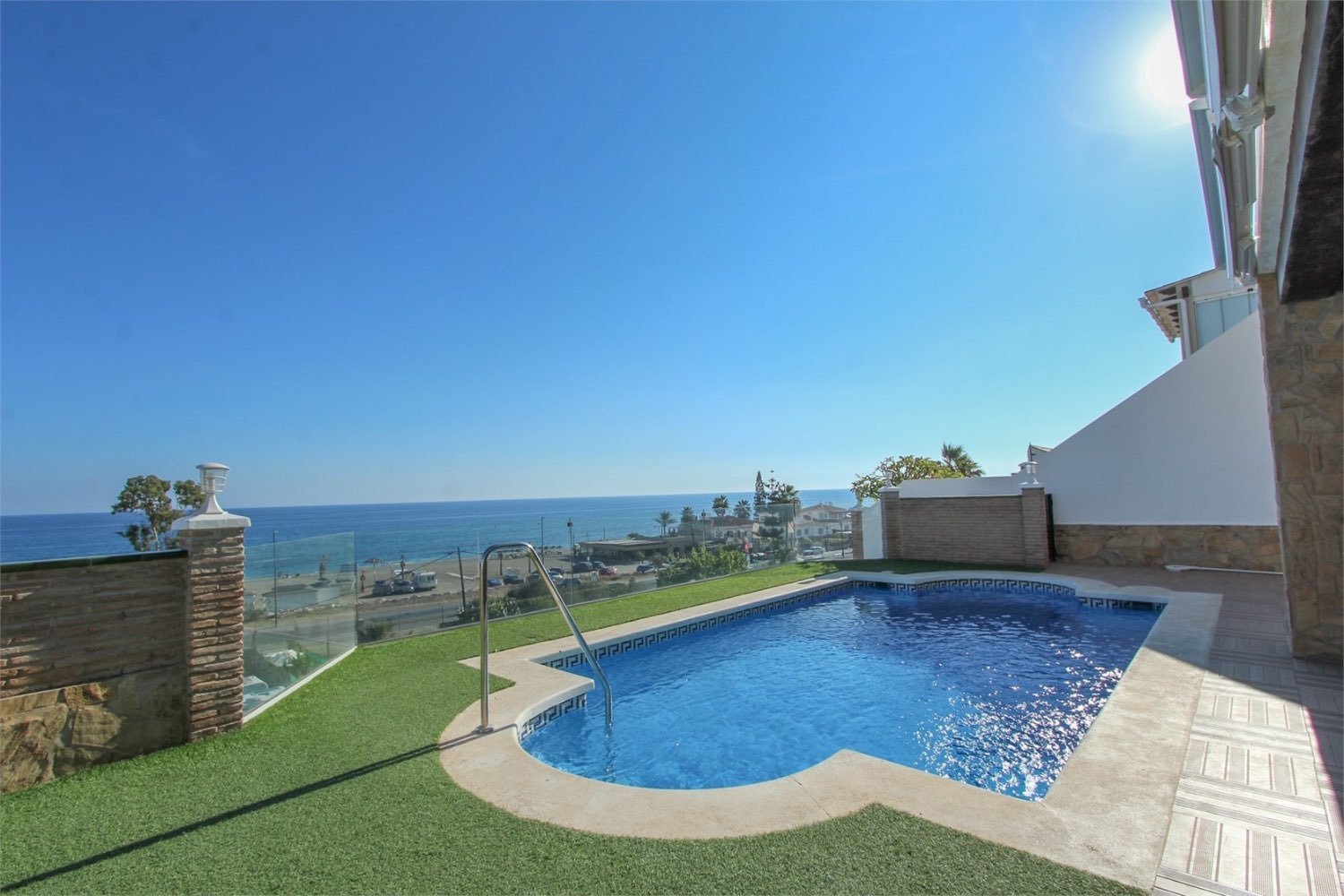 Freistehende Villa mit privatem Pool und Panoramablick aufs Meer, Torrox, Spanien