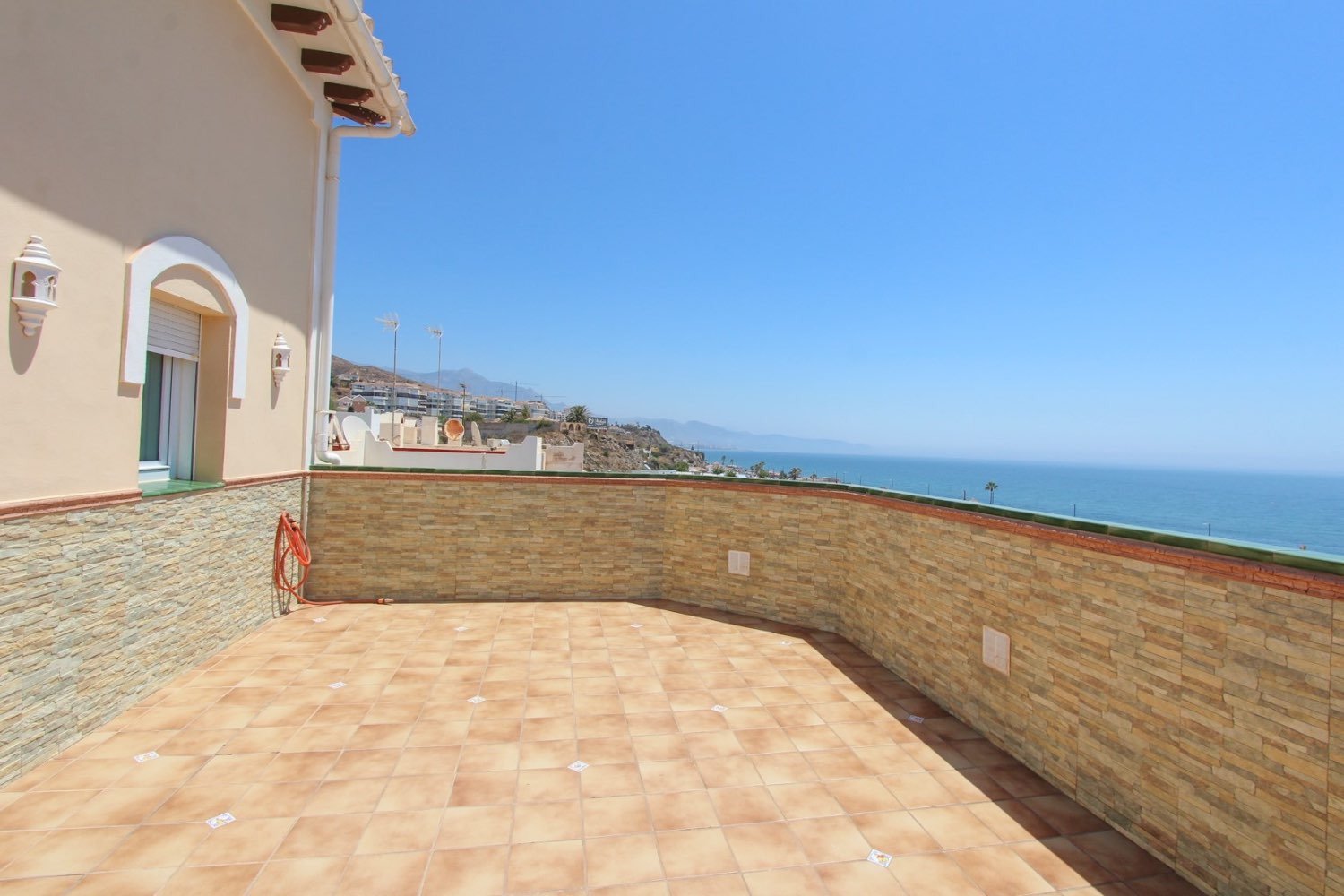 Freistehende Villa mit privatem Pool und Panoramablick aufs Meer, Torrox, Spanien