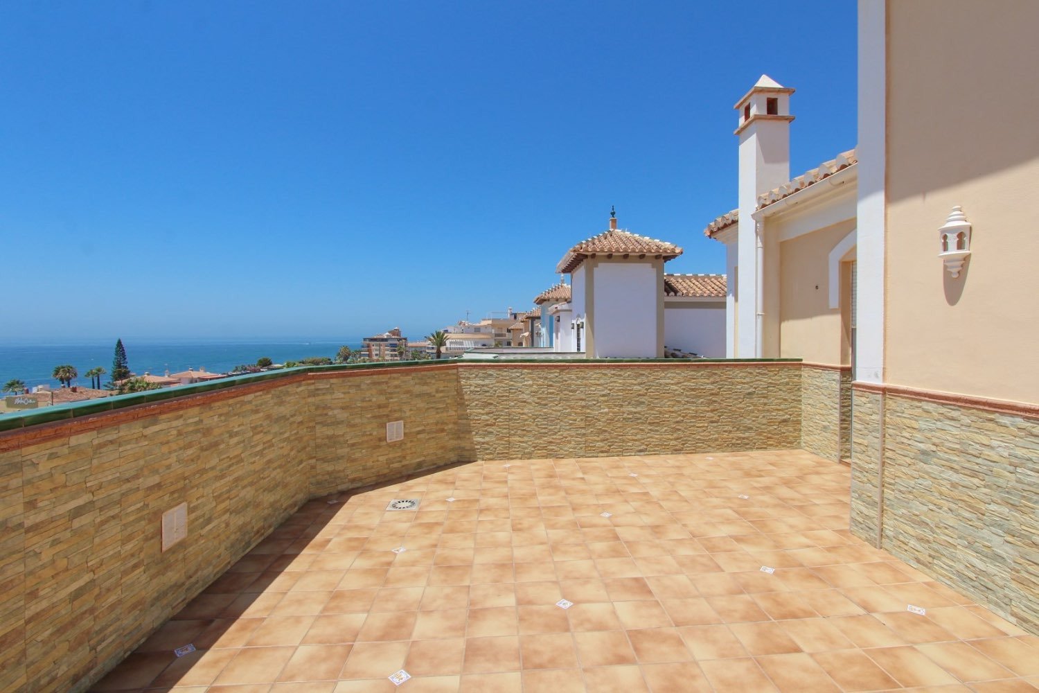 Freistehende Villa mit privatem Pool und Panoramablick aufs Meer, Torrox, Spanien