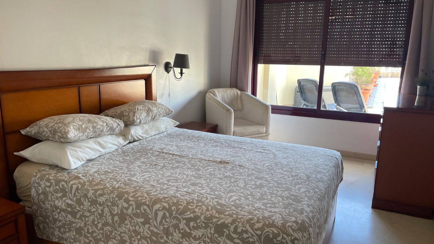 Apartment in erster Strandreihe am Strand von Burriana mit 100 m² Terrasse und Garage, Nerja, Spanien