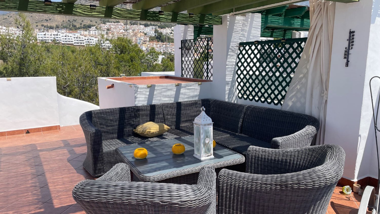Stadthaus mit Dachterrasse und Meerblick in Paraíso Blanco, Nerja, Spanien