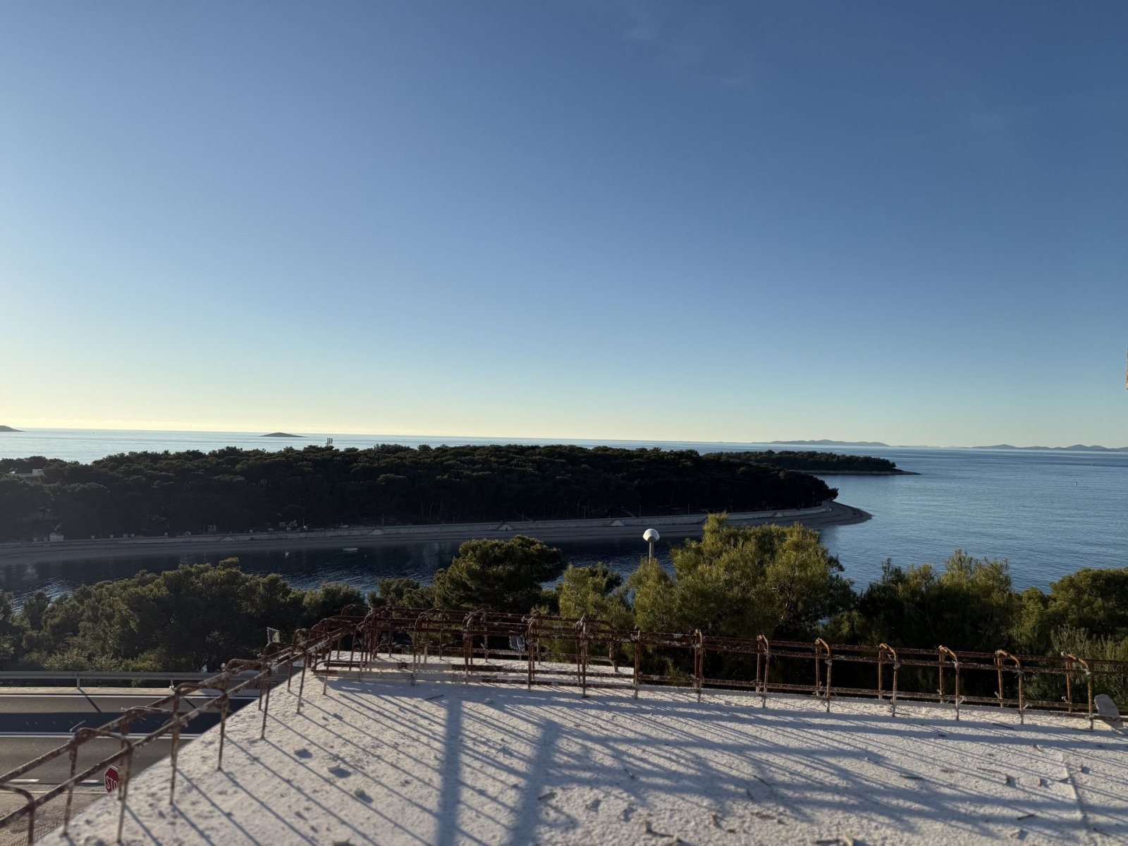 Penthouse mit 2 Schlafzimmern, 50 m vom Strand entfernt mit Meerblick, Primošten, Kroatien