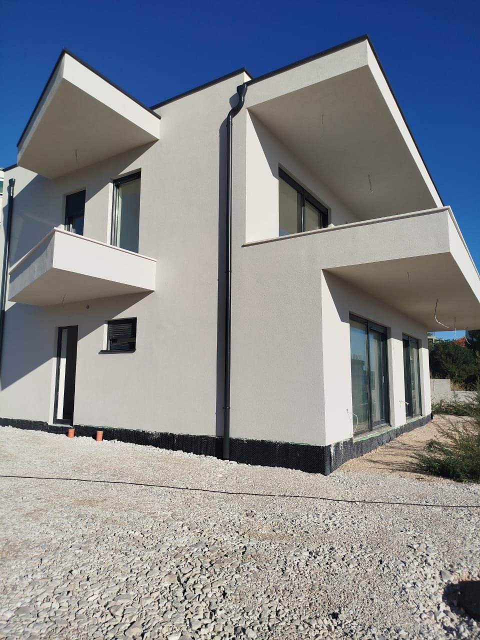 Zweifamilienhaus in einfacher Bauweise mit Meerblick, Seget, Kroatien