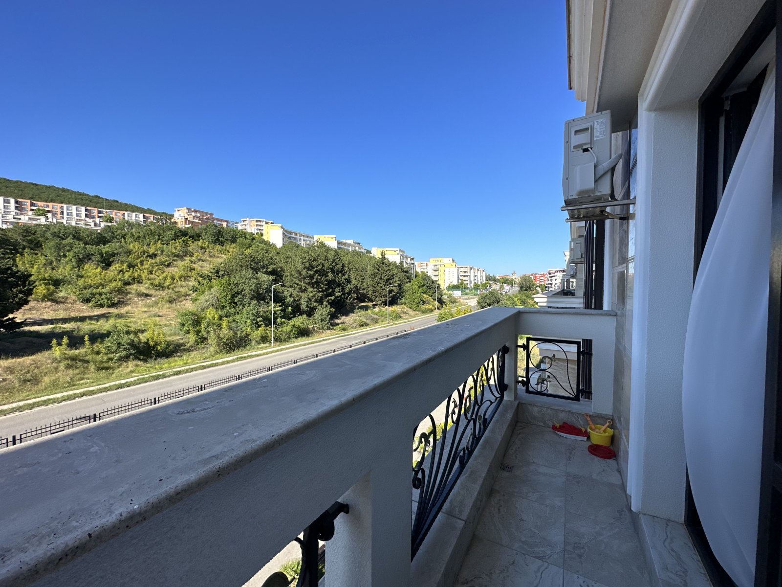Möblierte Studio-Wohnung mit Bergblick in Sveti Vlas, Bulgarien 