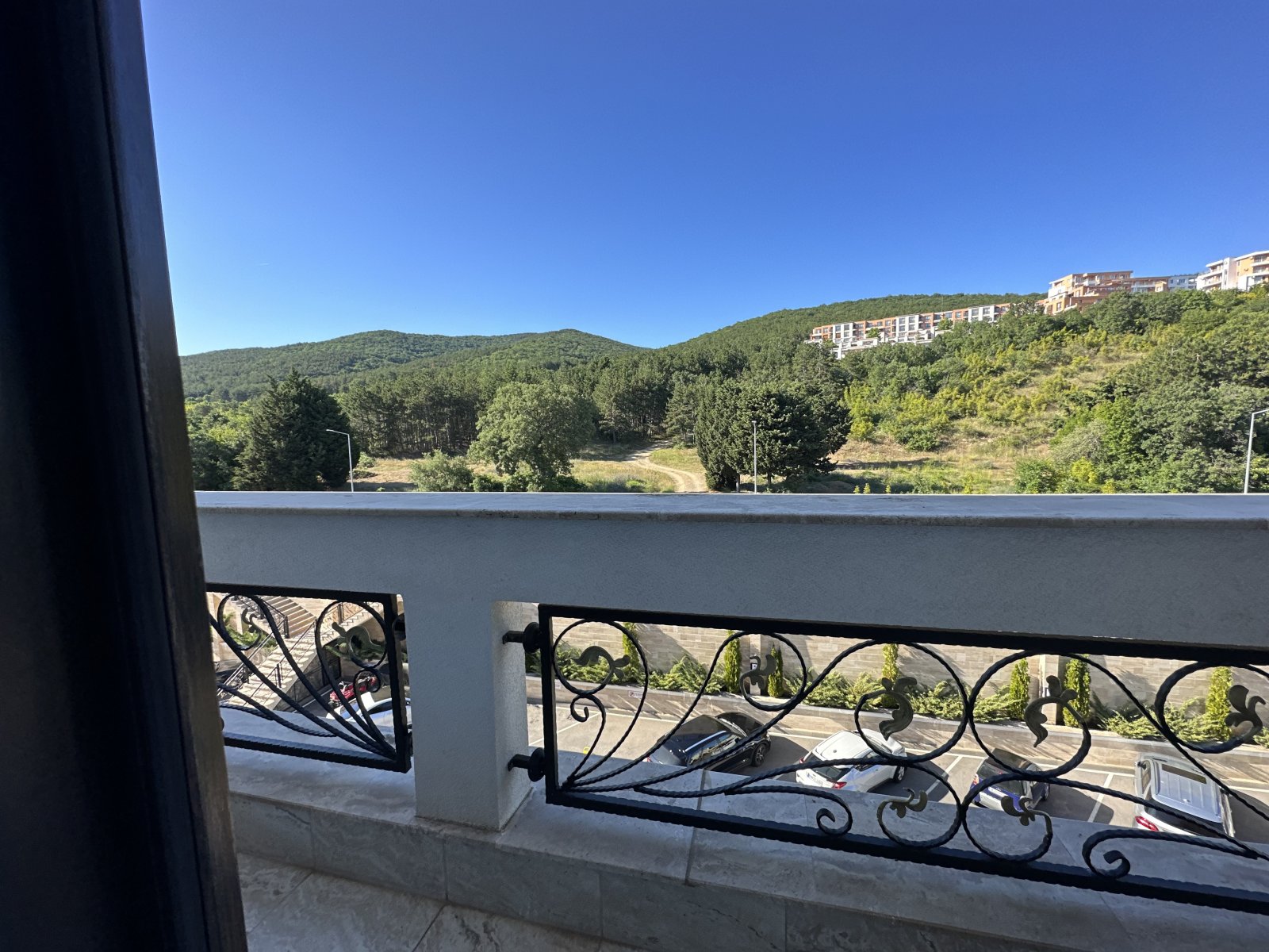 Möblierte Studio-Wohnung mit Bergblick in Sveti Vlas, Bulgarien 