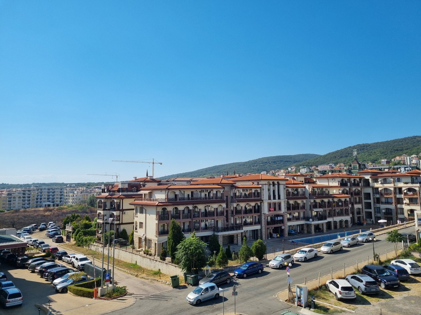 Hübsche 2-Zimmer-Wohnung in Sveti Vlas, Raduga 1, 5. Etage, Bergblick