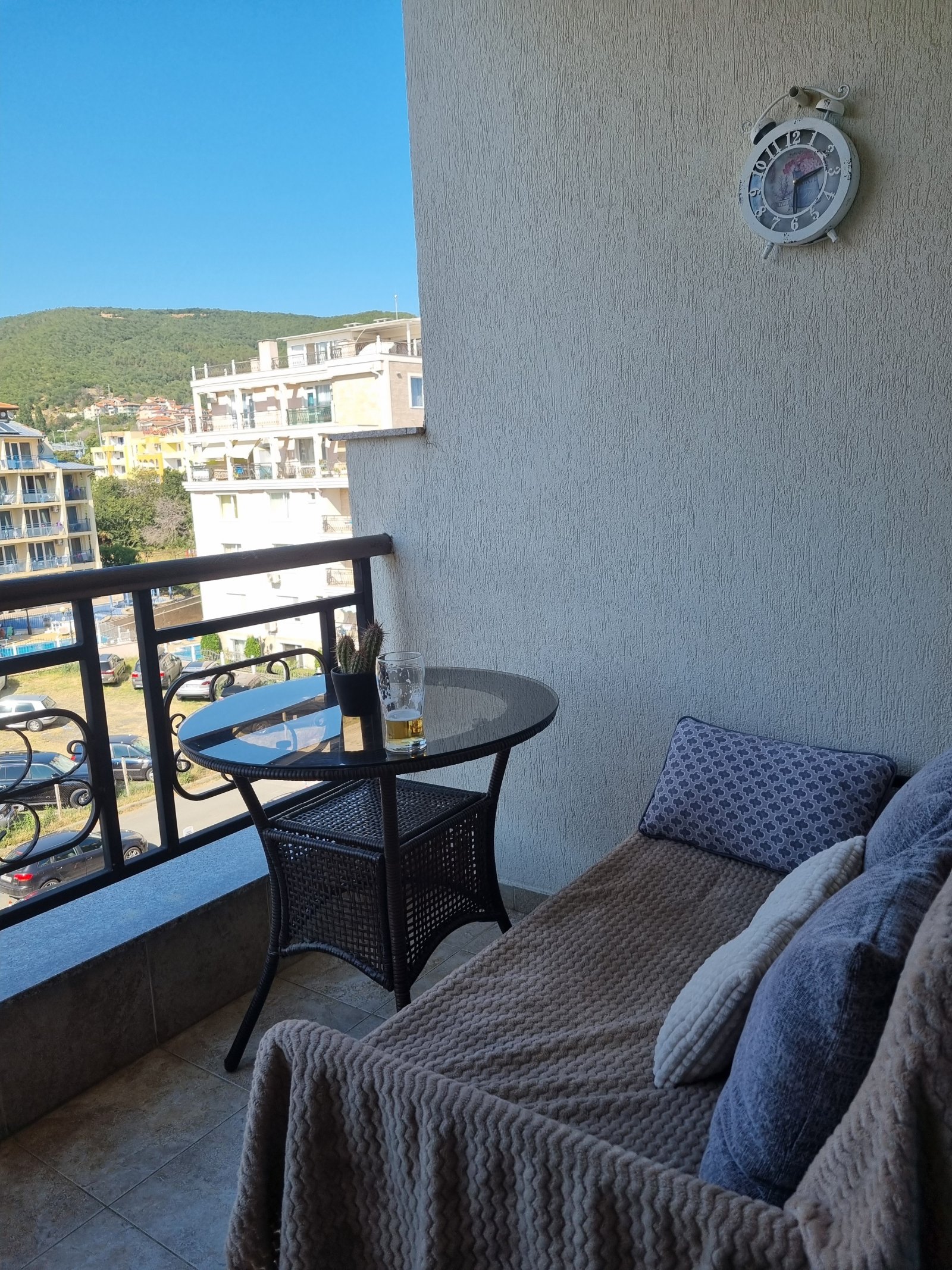Hübsche 2-Zimmer-Wohnung in Sveti Vlas, Raduga 1, 5. Etage, Bergblick