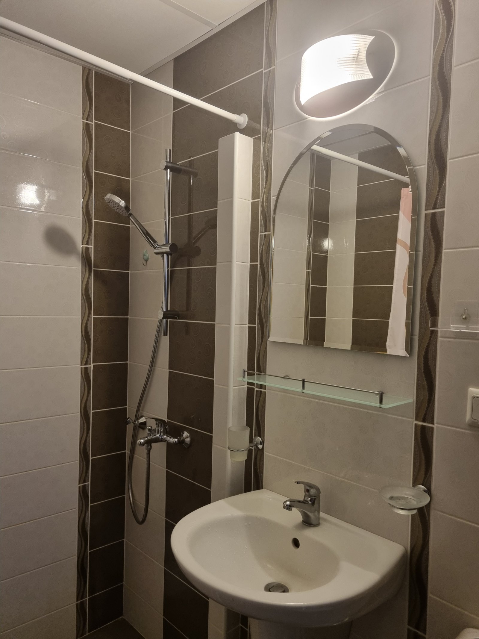 Hübsche 2-Zimmer-Wohnung in Sveti Vlas, Raduga 1, 5. Etage, Bergblick