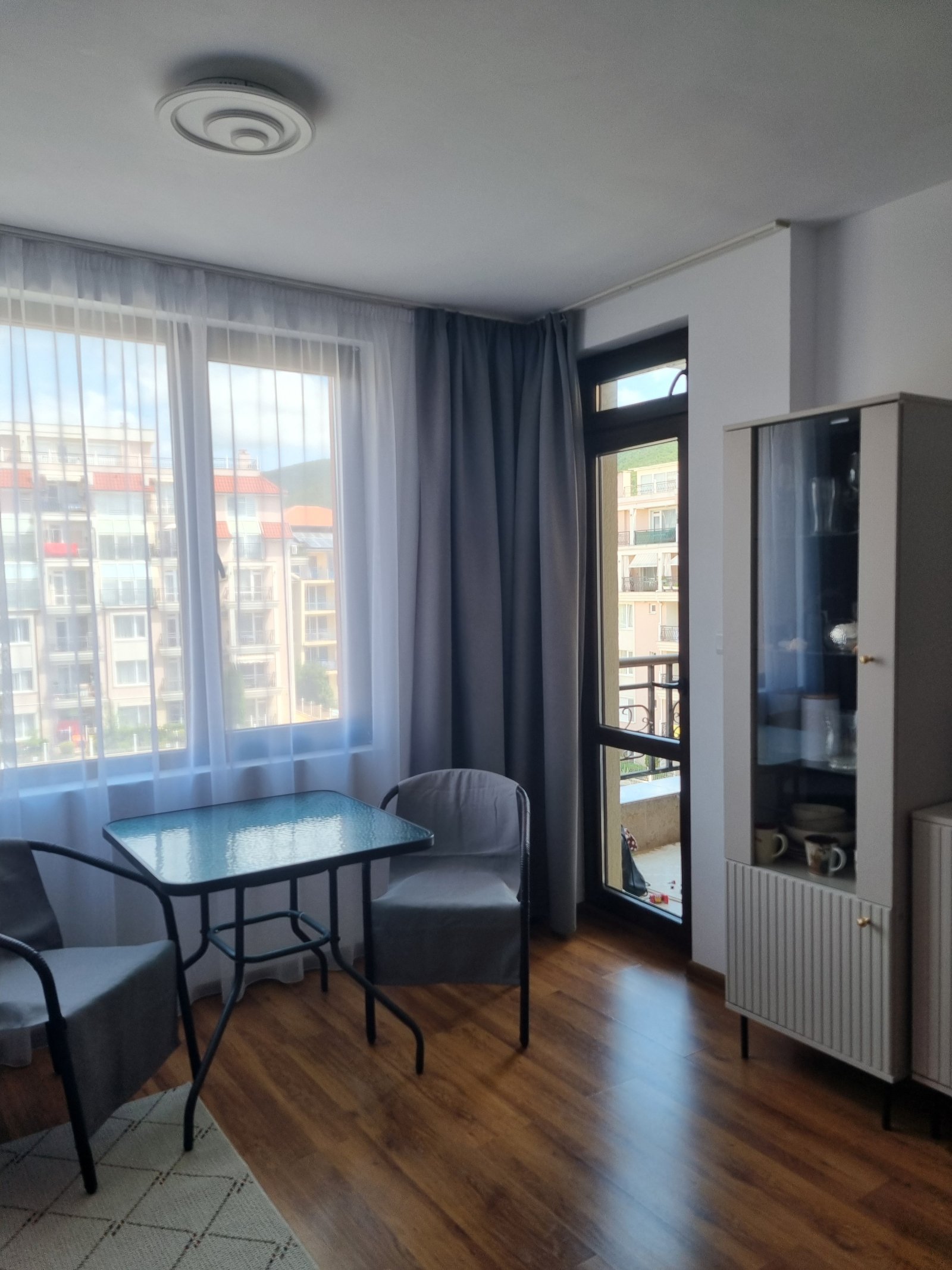 Hübsche 2-Zimmer-Wohnung in Sveti Vlas, Raduga 1, 5. Etage, Bergblick