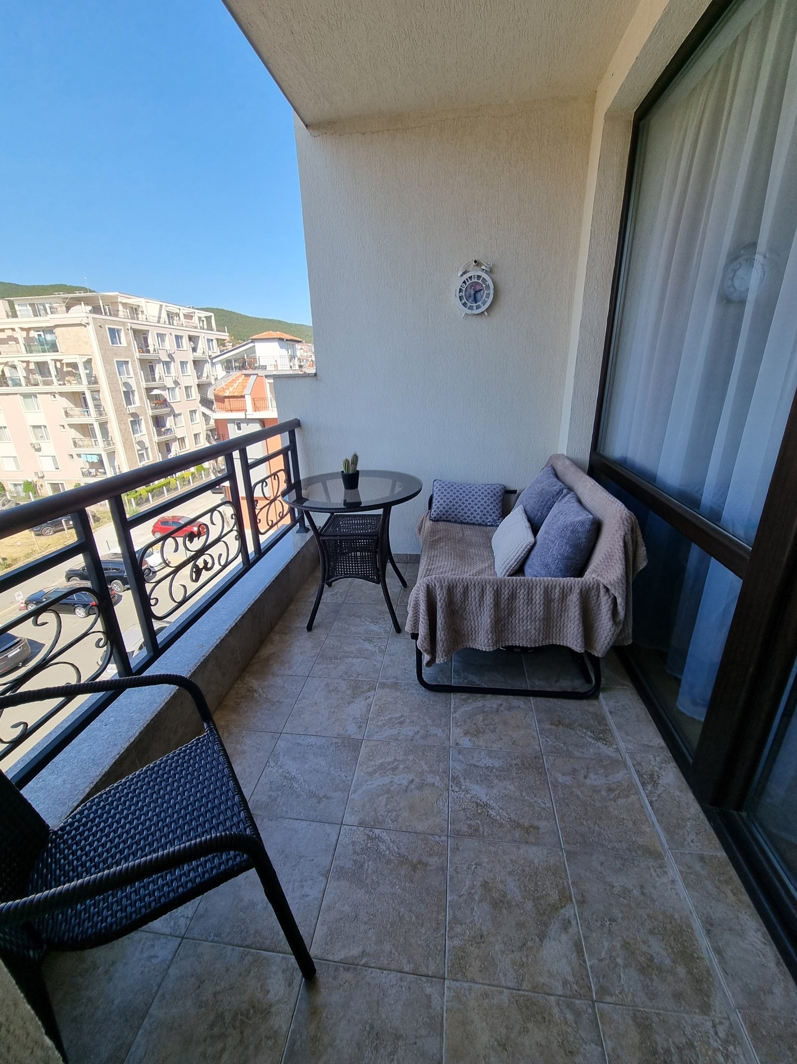 Hübsche 2-Zimmer-Wohnung in Sveti Vlas, Raduga 1, 5. Etage, Bergblick