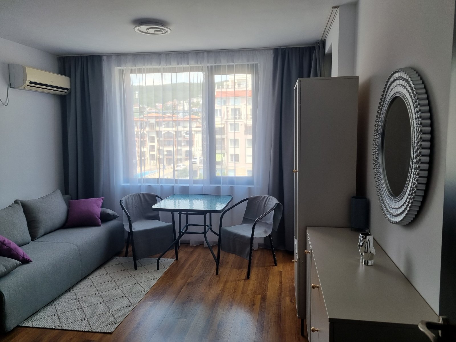 Hübsche 2-Zimmer-Wohnung in Sveti Vlas, Raduga 1, 5. Etage, Bergblick