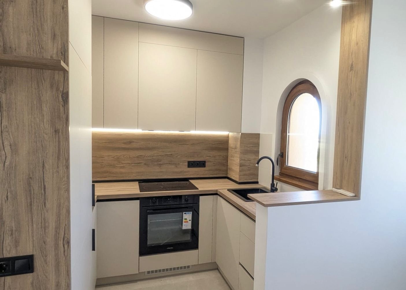 Zweizimmerwohnung im Komplex Grand Village in Kosharitze