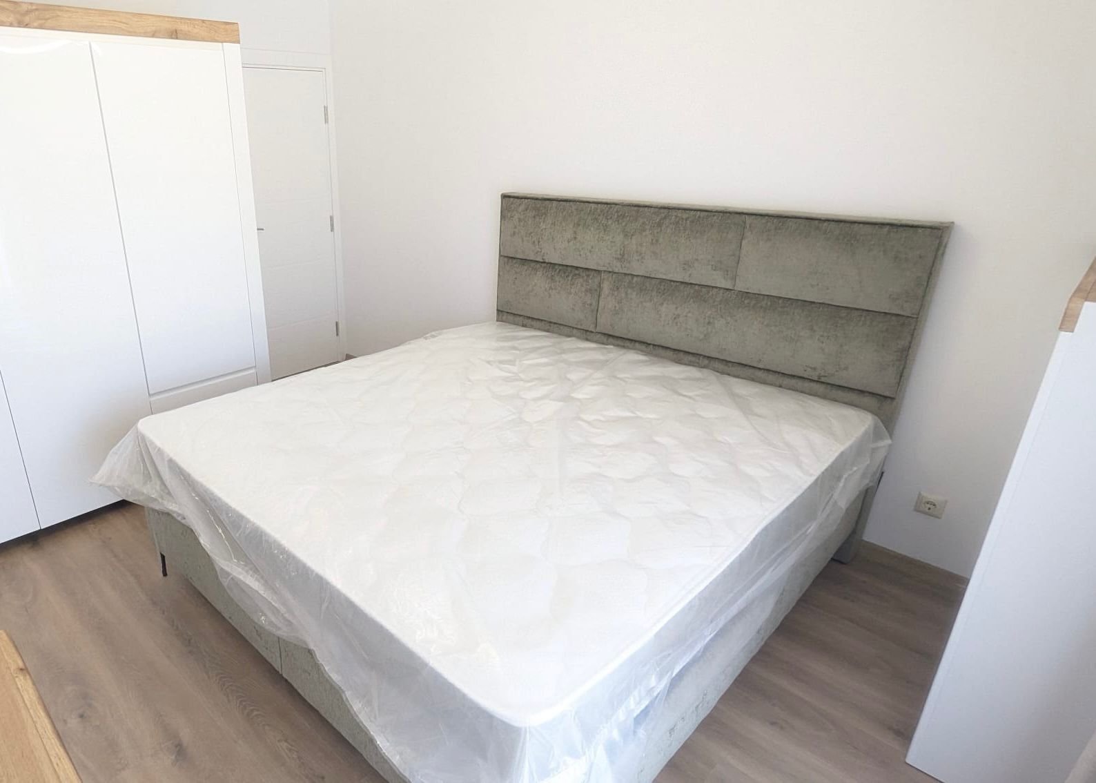 Zweizimmerwohnung im Komplex Grand Village in Kosharitze