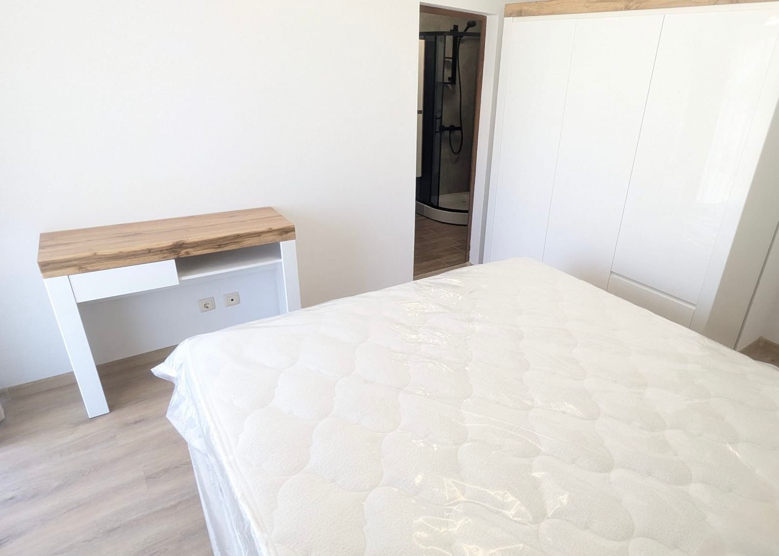 Zweizimmerwohnung im Komplex Grand Village in Kosharitze