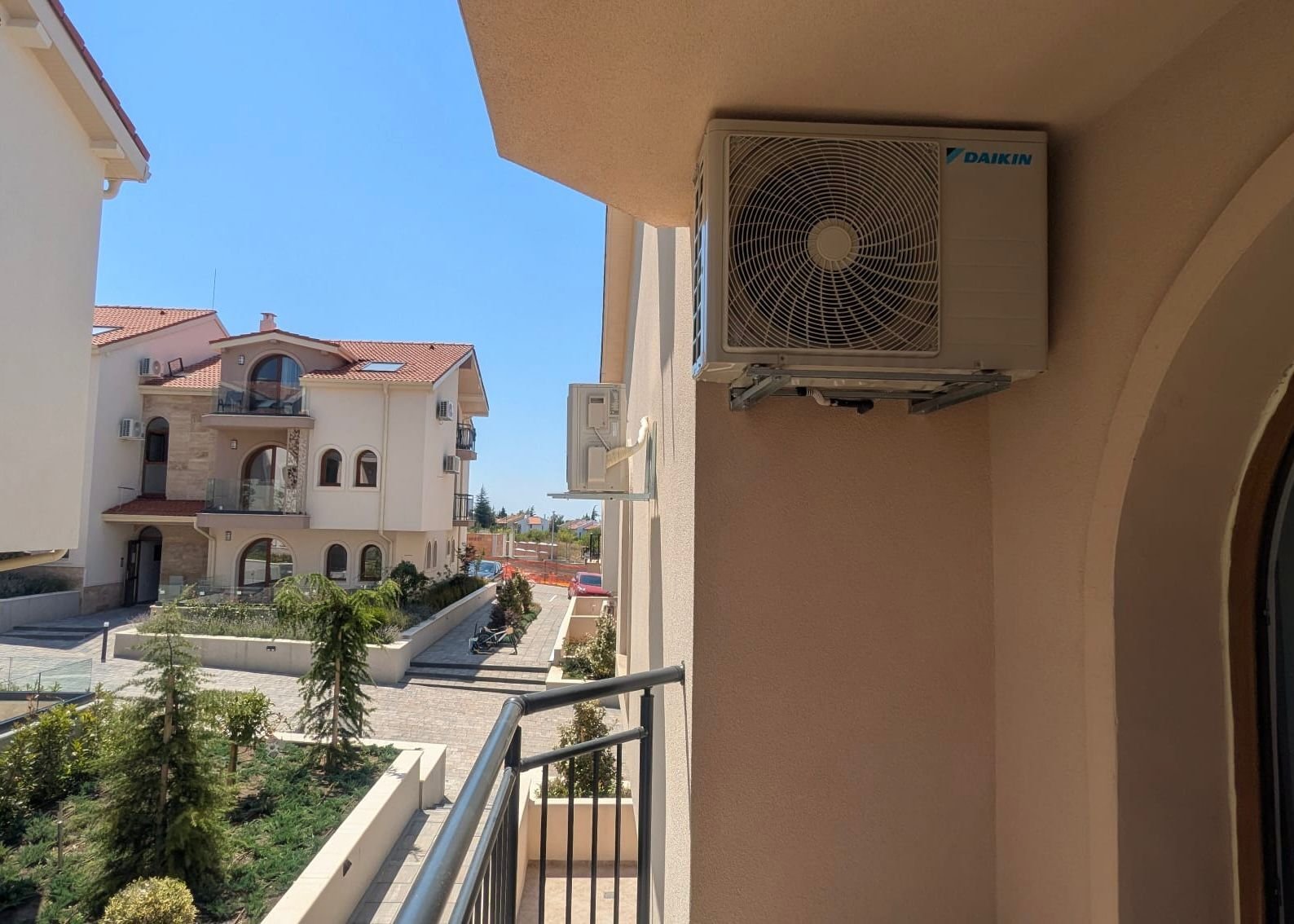 Zweizimmerwohnung im Komplex Grand Village in Kosharitze