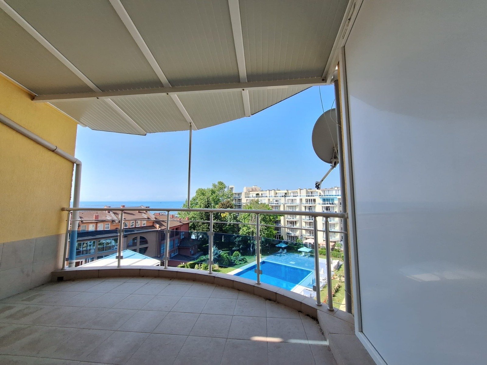 Zweizimmerwohnung mit Meerblick im Komplex Oasis in Ravda