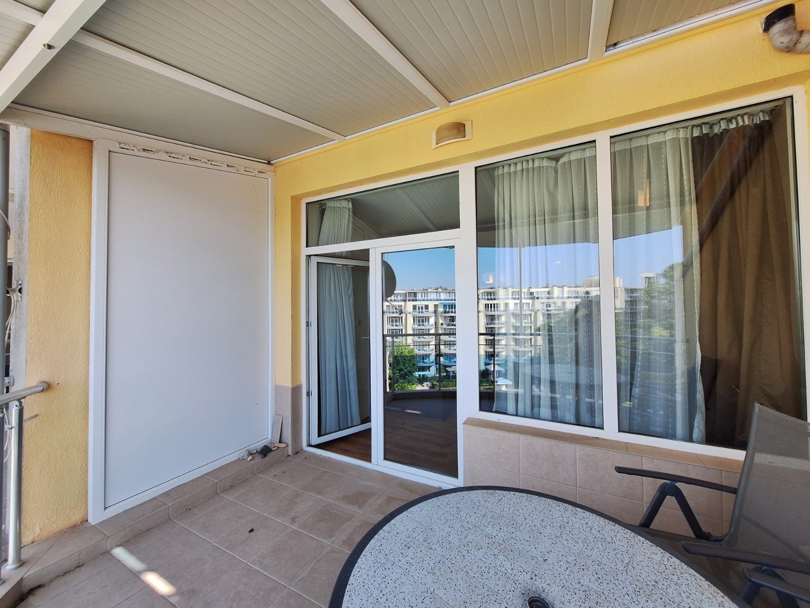 Zweizimmerwohnung mit Meerblick im Komplex Oasis in Ravda