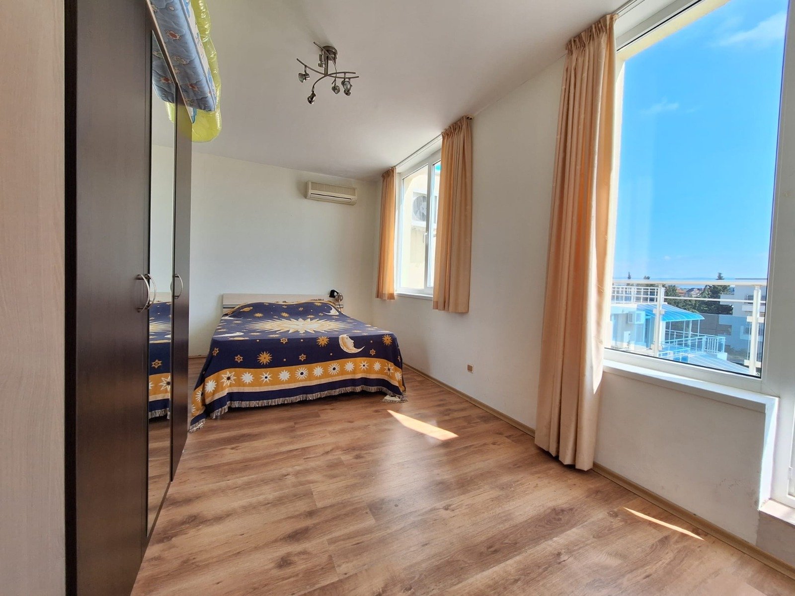 Zweizimmerwohnung mit Meerblick im Komplex Oasis in Ravda