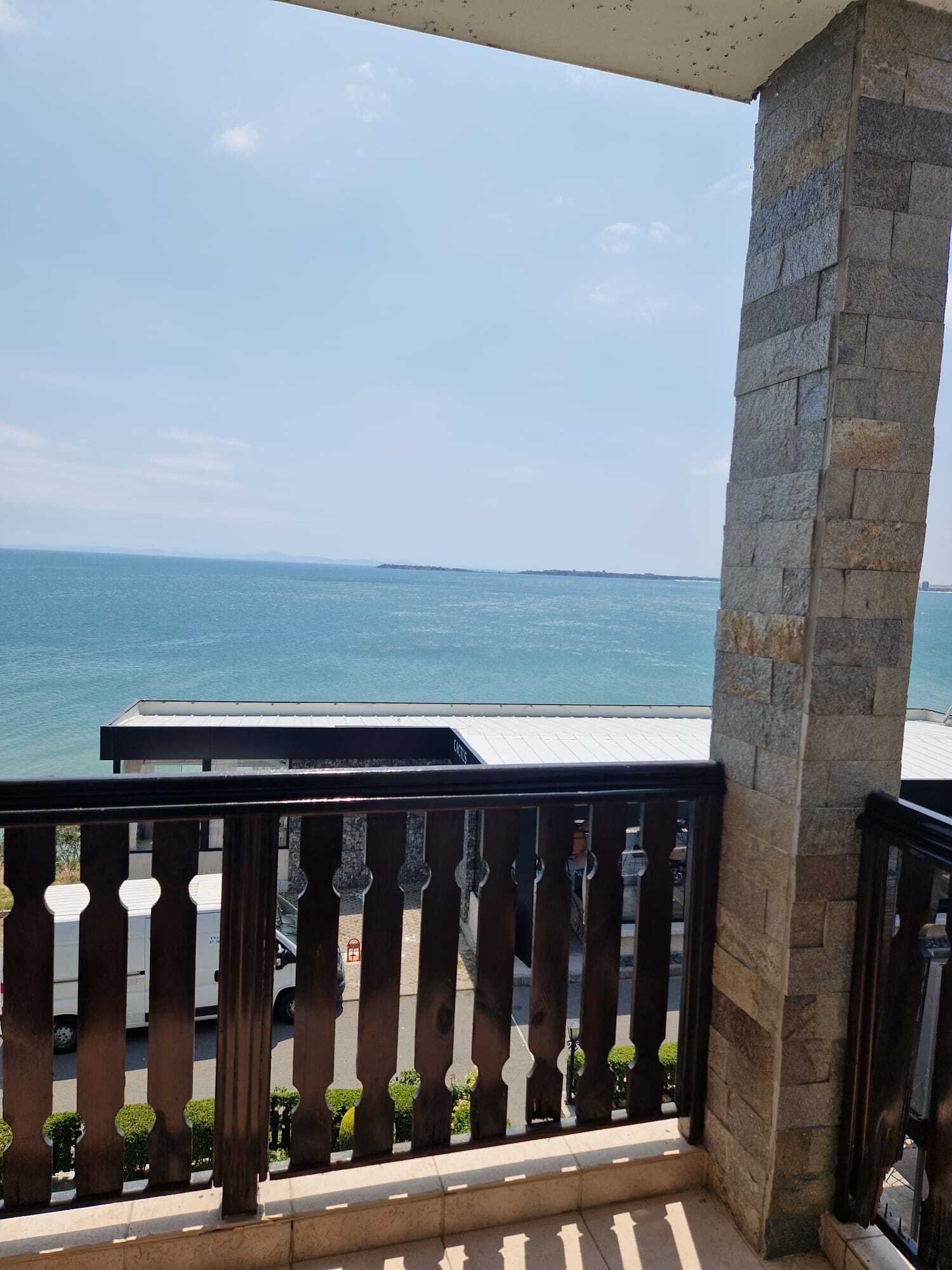 Dreizimmerwohnung mit Meerblick im Komplex „Tryavna Beach“ in Sveti Vlas