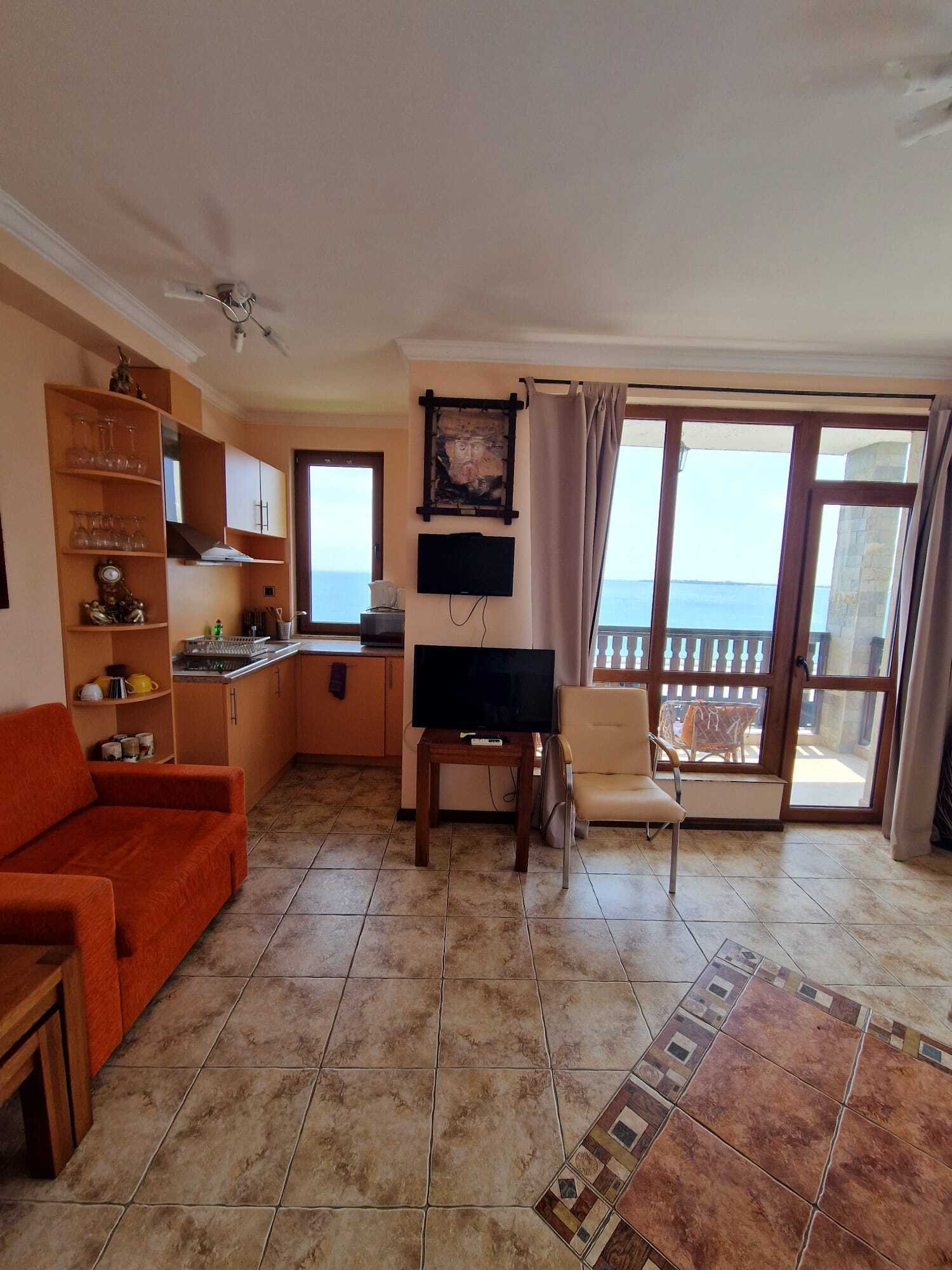 Dreizimmerwohnung mit Meerblick im Komplex „Tryavna Beach“ in Sveti Vlas