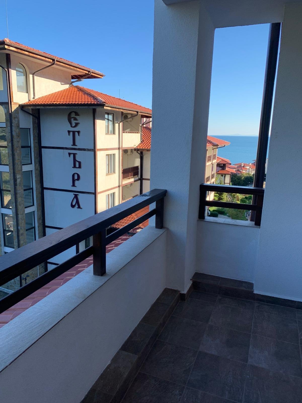 Ravda: Dreizimmerwohnung mit Meerblick im Komplex „Riviera Fort“, Ravda 