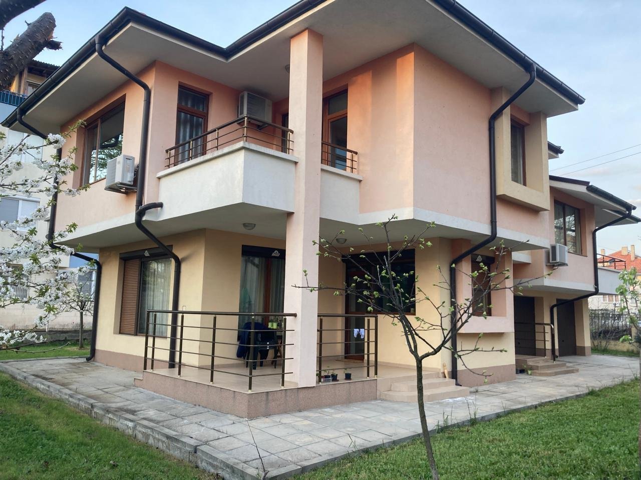 3 stöckige Villa im Herzen von Ravda Bulgarien