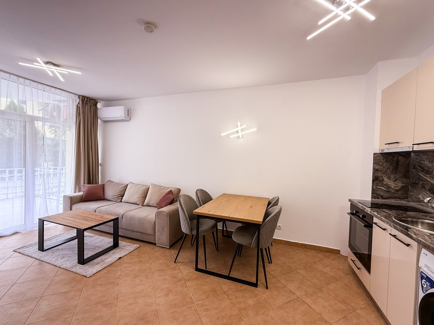 Zweizimmerwohnung im Komplex Barco del Sol am Sonnenstrand