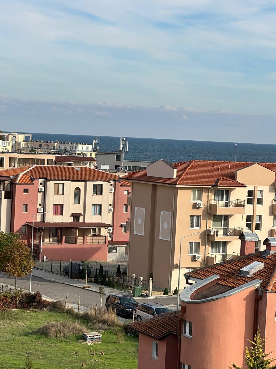 Ravda: Zweizimmerwohnung mit Meer- und Poolblick im Komplex Elitonia 1 in Ravda 