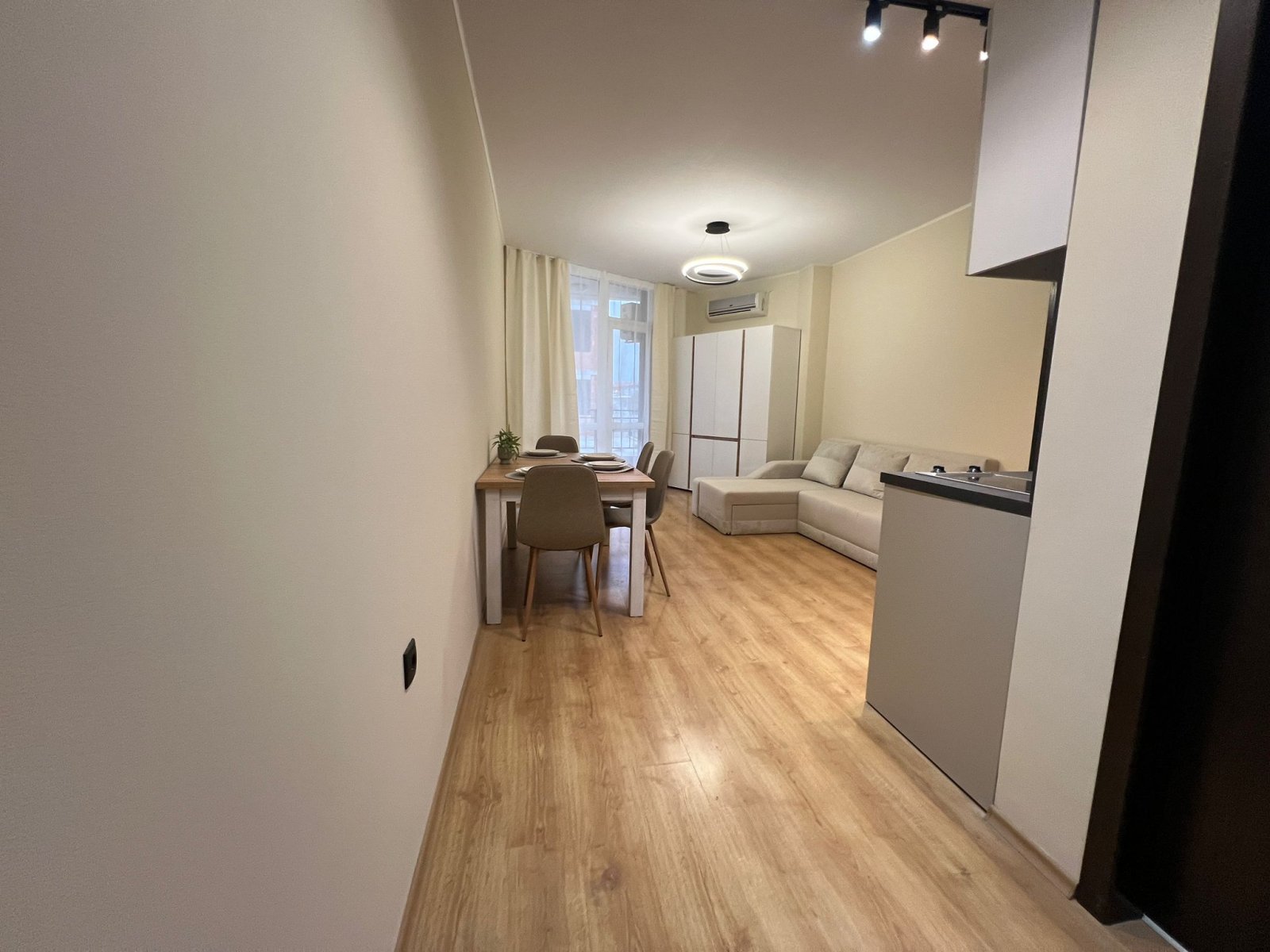 Zweizimmerwohnung mit Meer- und Bergblick im Komplex Luxor in Sveti Vlas