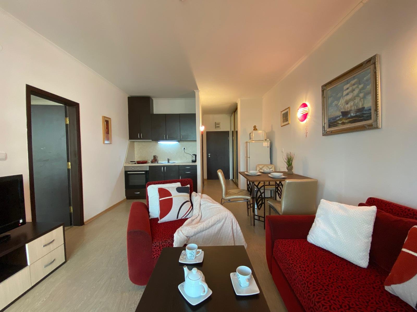 Zweizimmerwohnung mit Meerblick im Komplex Babylon am Sonnenstrand