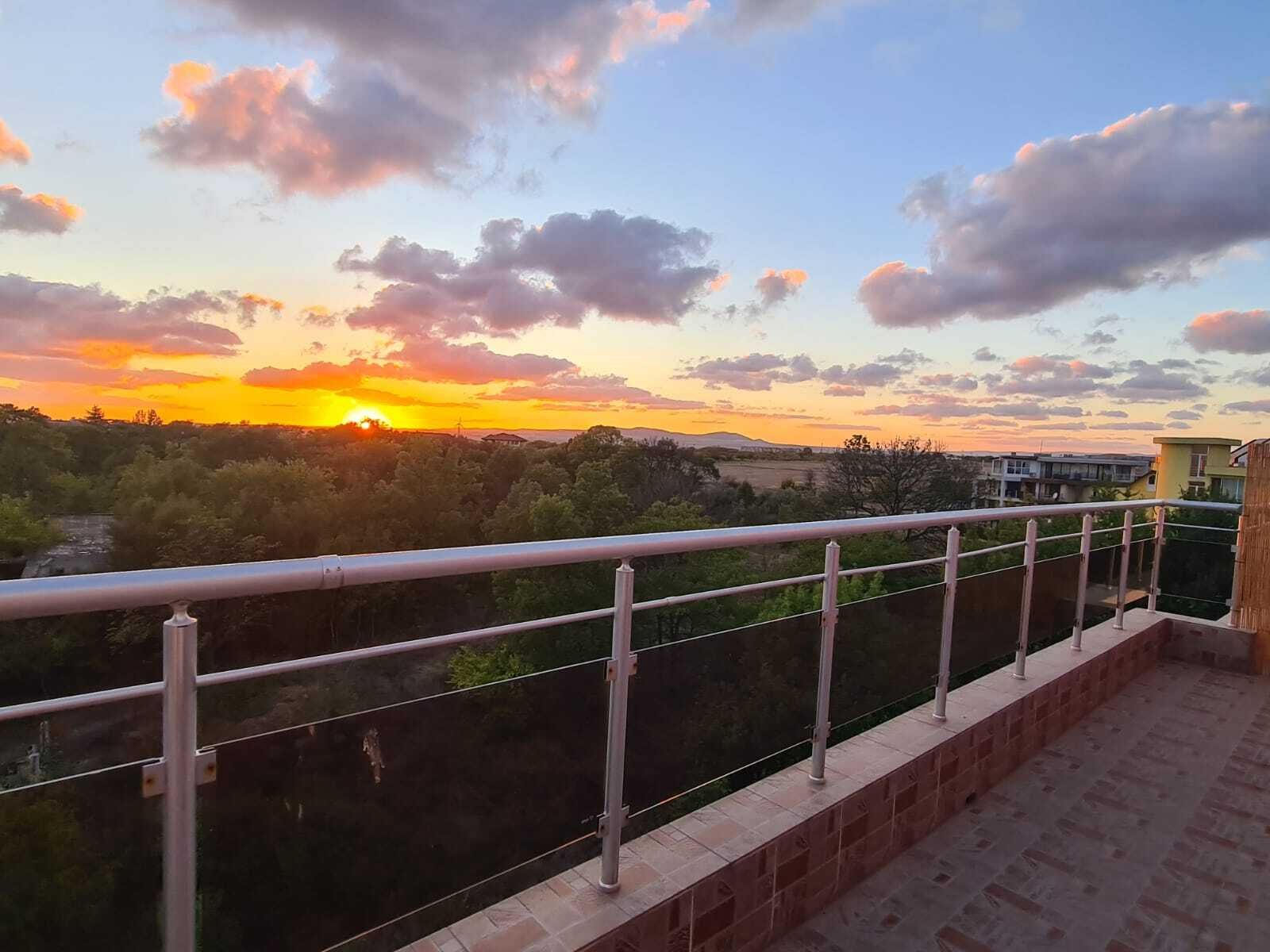 Ravda: Geräumiges Maisonette-Apartment mit Meerblick in Ravda 
