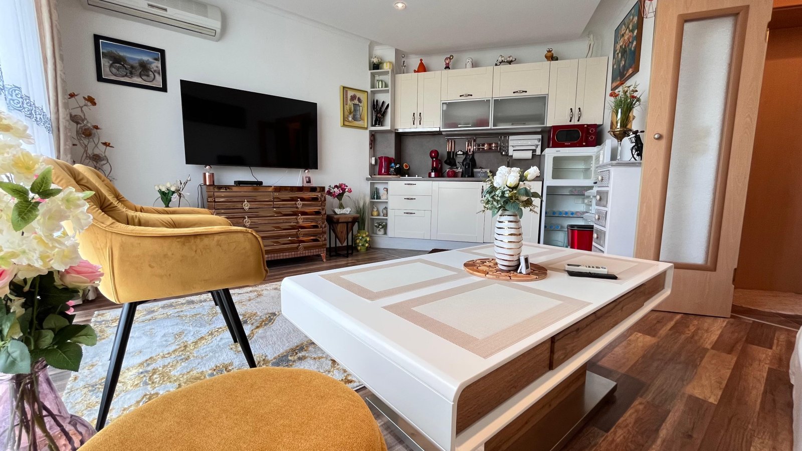 Zweizimmerwohnung in erster Strandlinie in Sunny Beach im Komplex Golden Beach