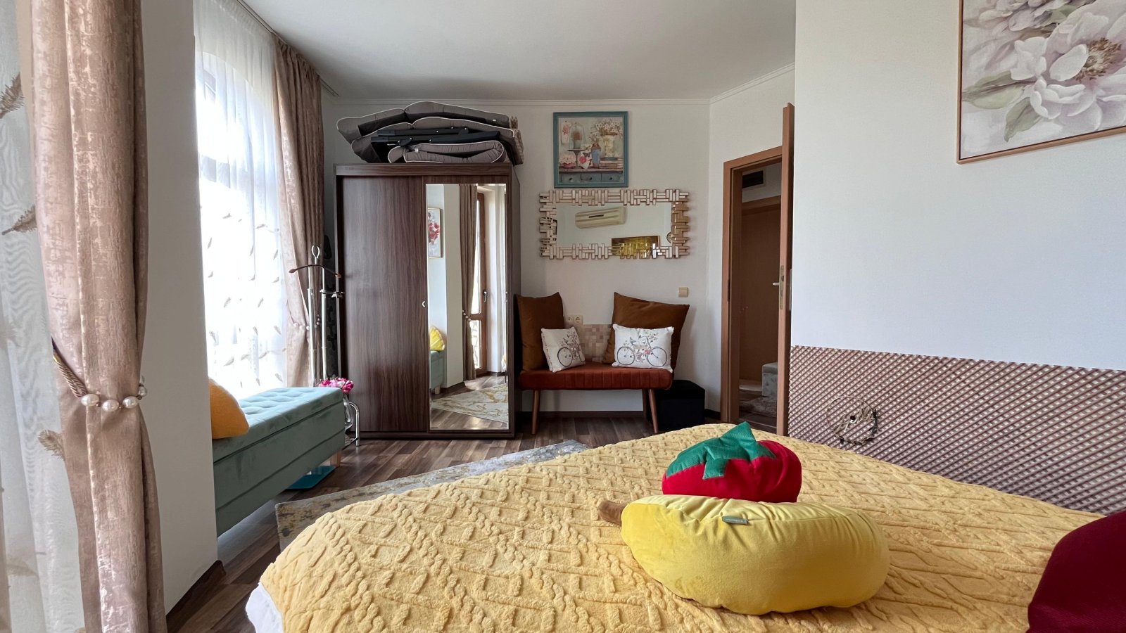 Zweizimmerwohnung in erster Strandlinie in Sunny Beach im Komplex Golden Beach