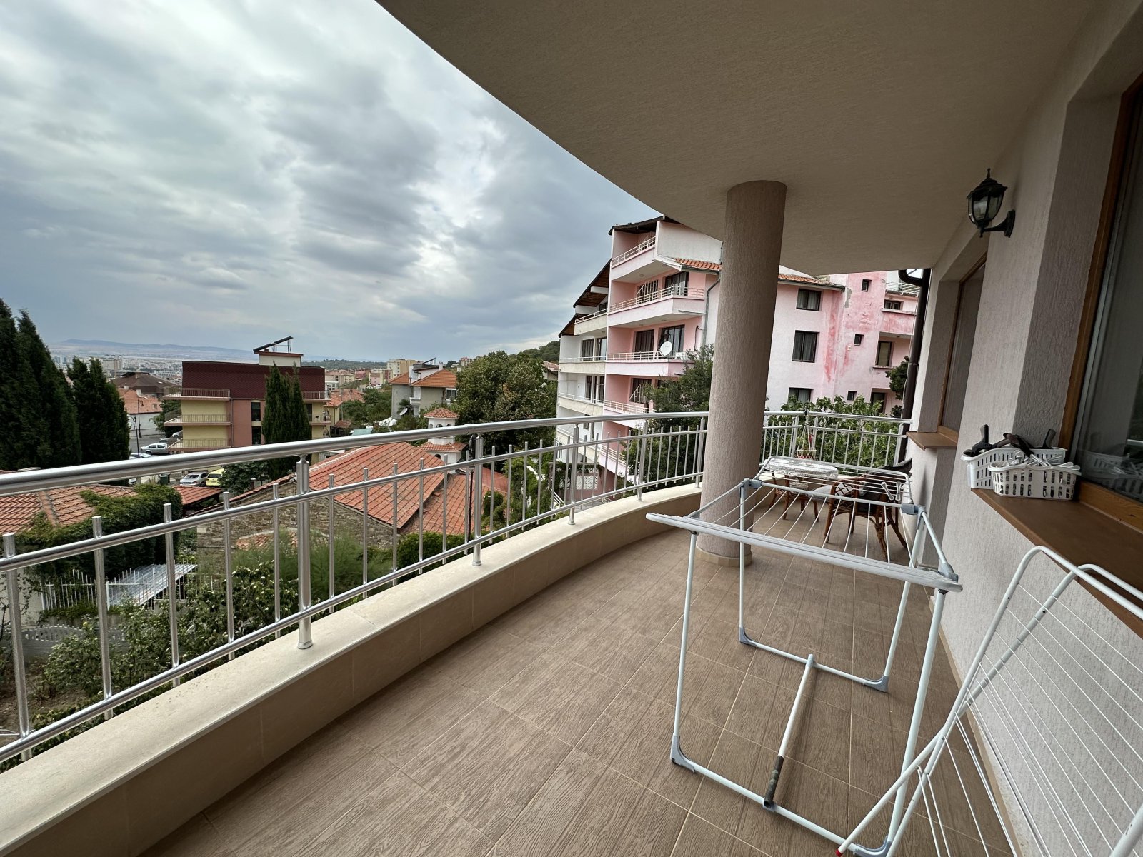 Dreistöckiges Haus mit Garage in Sveti Vlas Bulgarien