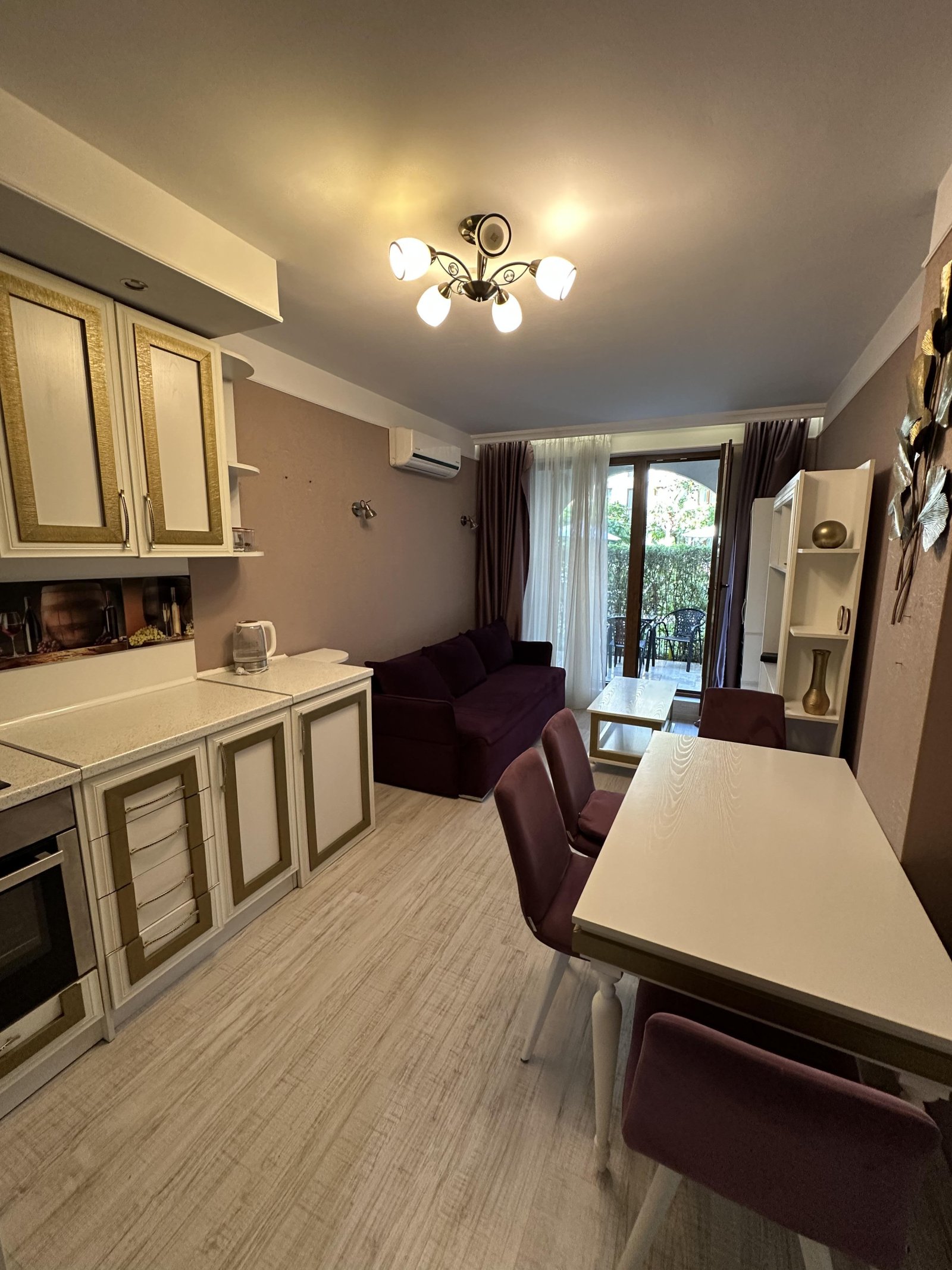 Zweizimmerwohnung im Komplex Harmony Monte Carlo am Sonnenstrand