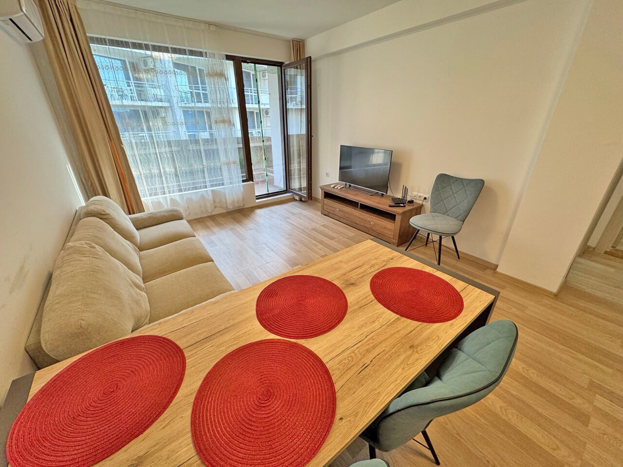 Zweizimmerwohnung im Komplex Helena in Sarafowo, Bulgarien