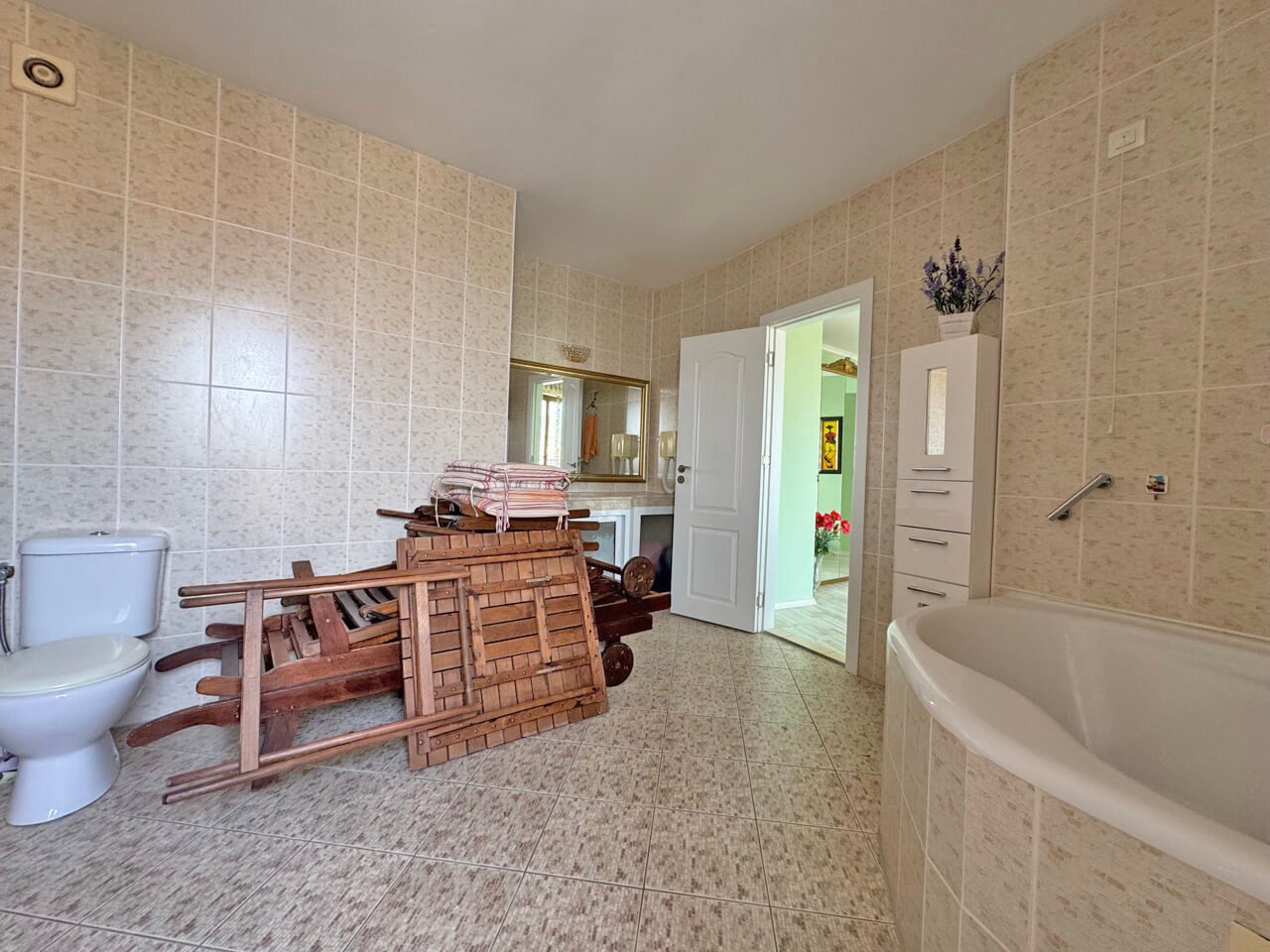 Zweizimmerwohnung mit Meerblick im Grand-Hotel-Komplex in Sveti Vlas, Bulgarien.