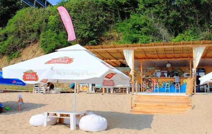 Möblierte Wohnung mit Meer- und Bergblick in einer luxuriösen Wohnanlage in erster Meereslinie in Obzor