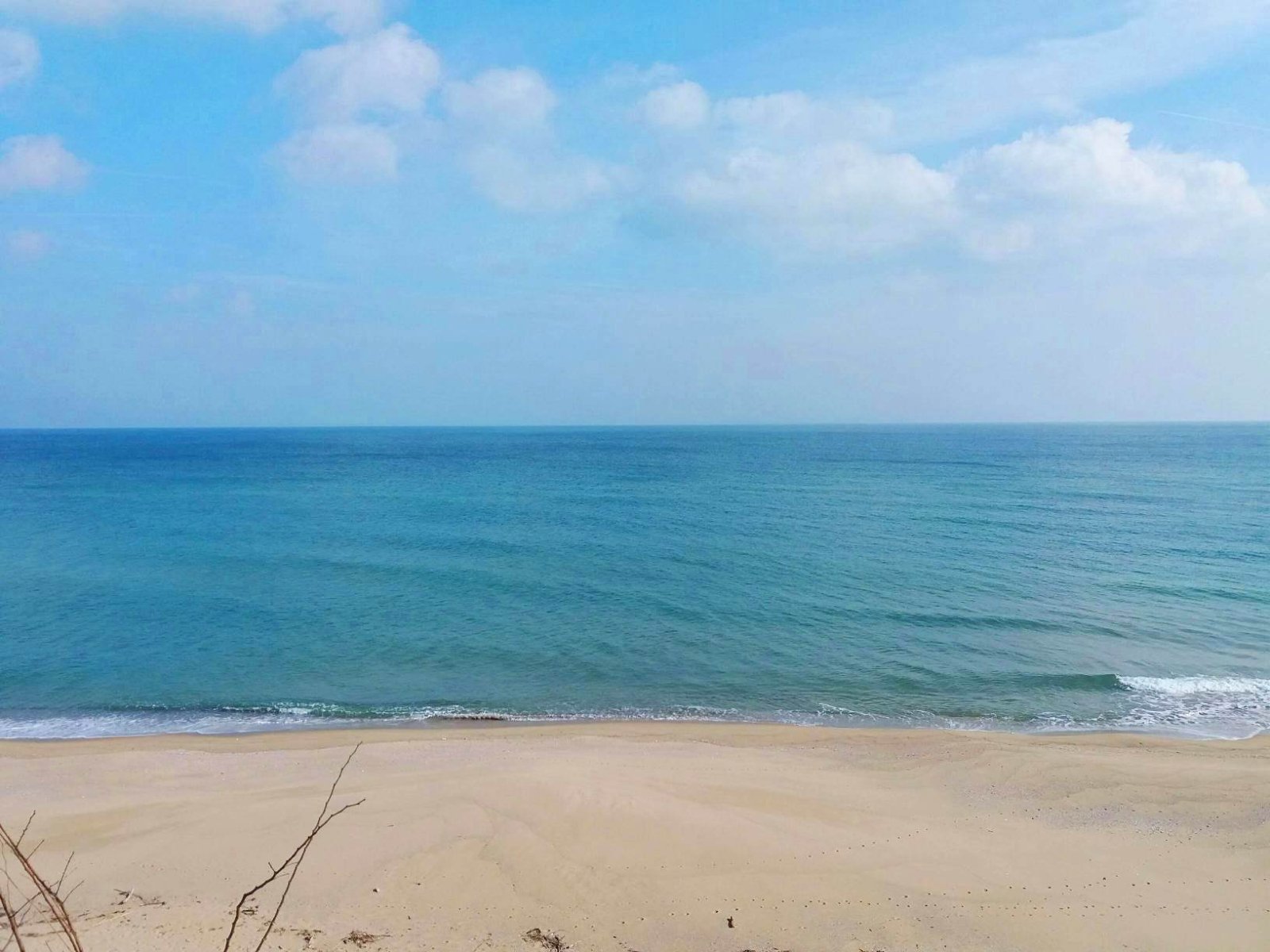 Möblierte Wohnung mit Meer- und Bergblick in einer luxuriösen Wohnanlage in erster Meereslinie in Obzor