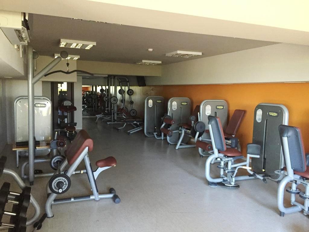 Möblierte Wohnung mit Meer- und Bergblick in einer luxuriösen Wohnanlage in erster Meereslinie in Obzor