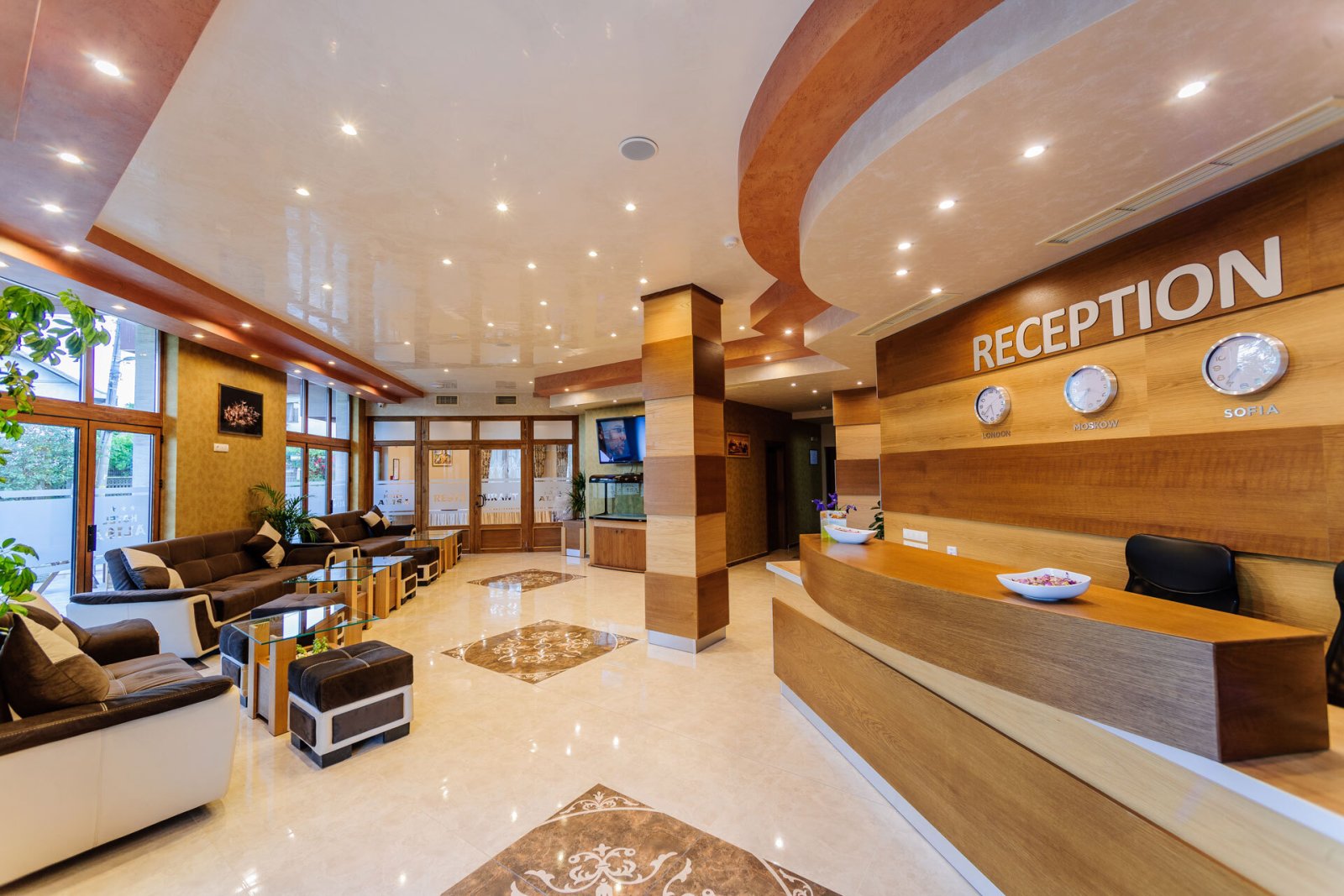 hotel-alisa-lobby-3