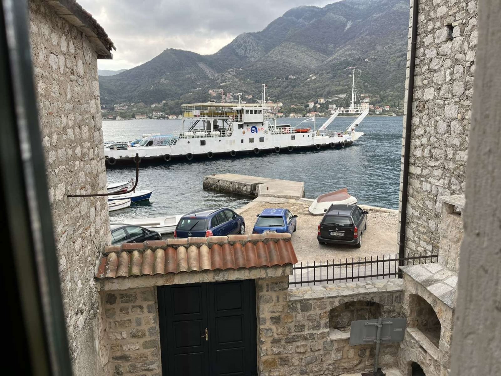 Renovated stone house by the sea in Lepetane, Tivat - Ideal combination of history and modern living