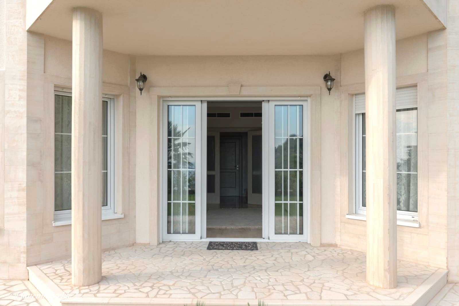 Beeindruckende Villa mit Panoramablick auf Meer und Berge in Perazića Do