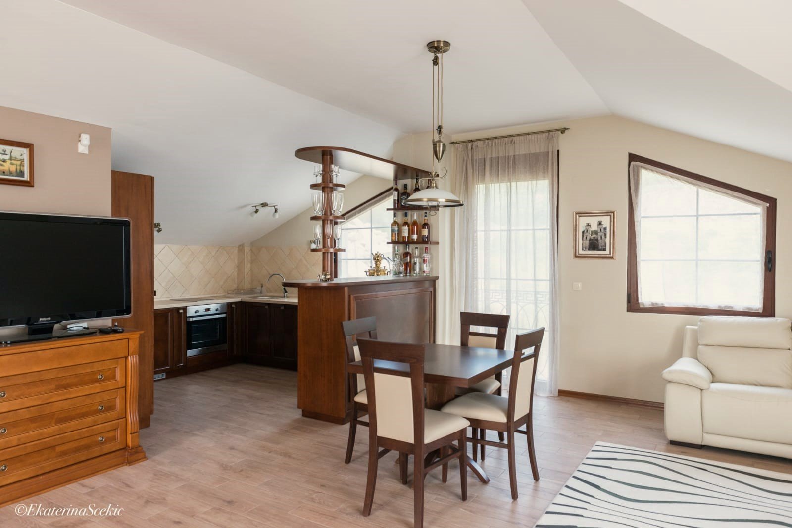 Beeindruckende Villa mit Panoramablick auf Meer und Berge in Perazića Do